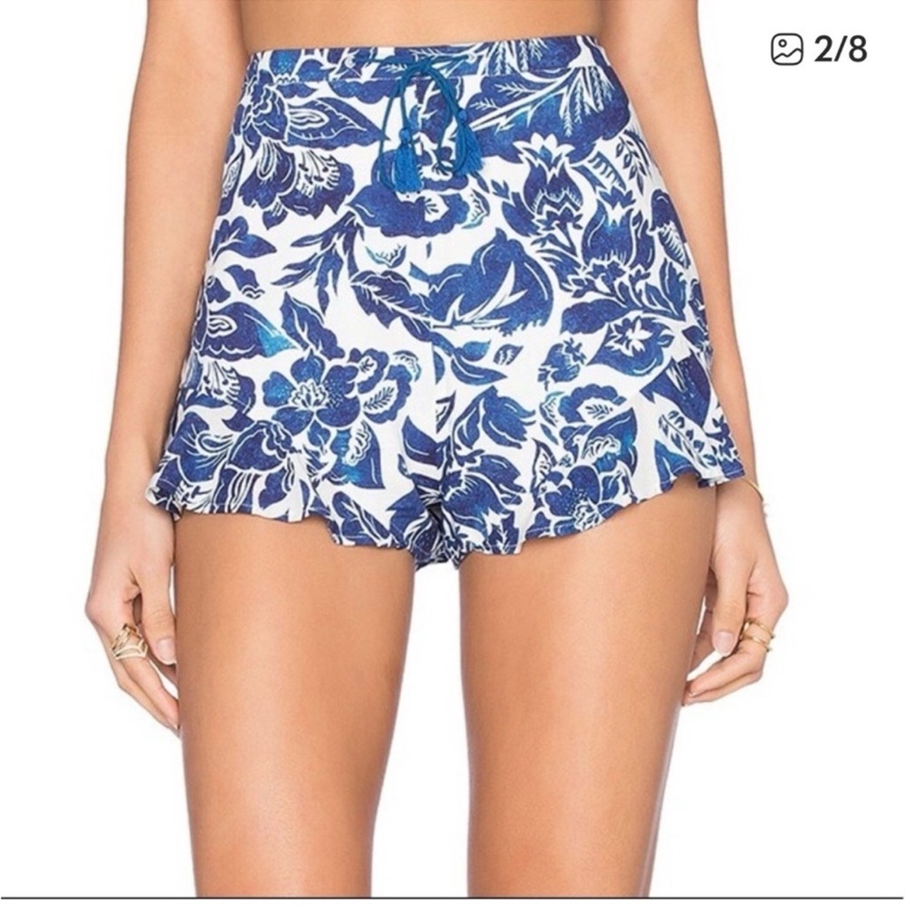 The Jetset Diaries Floral High Waist Shorts - Picture 3 of 3